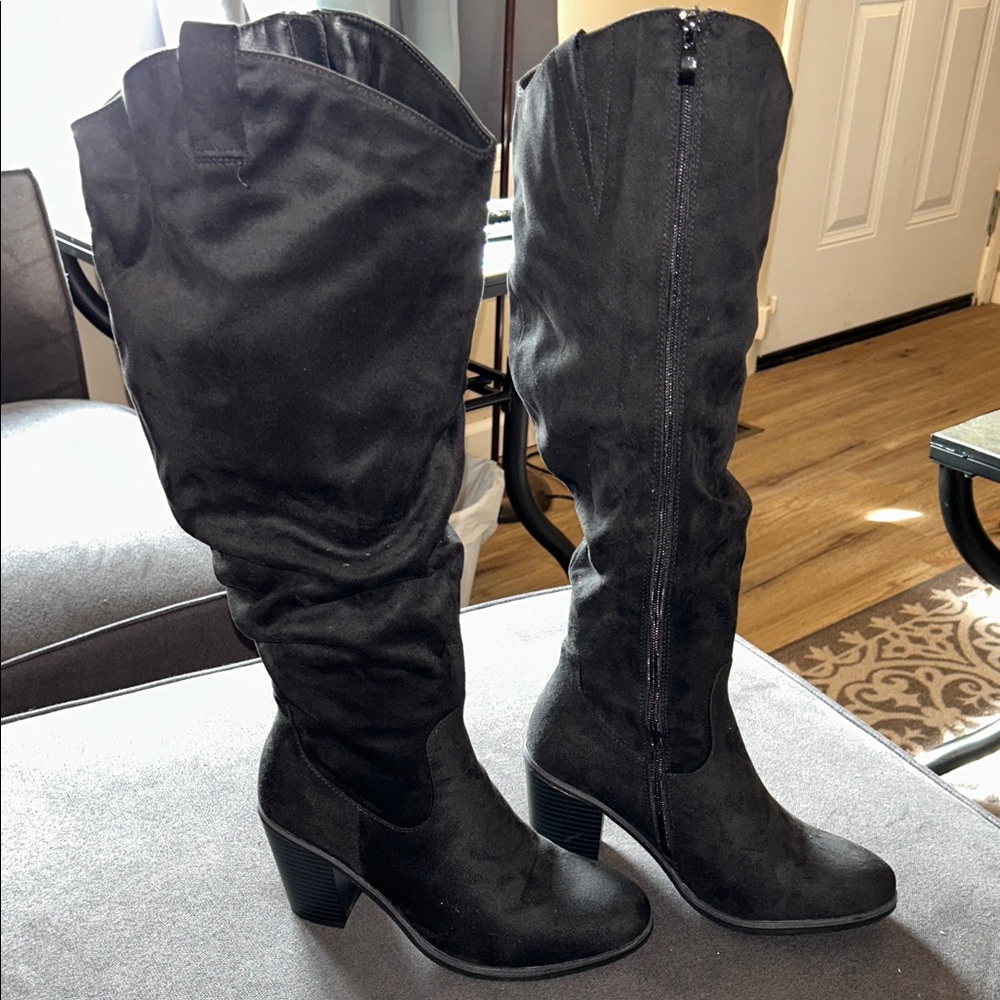 Women's Black Knee-High Block Heel Boots